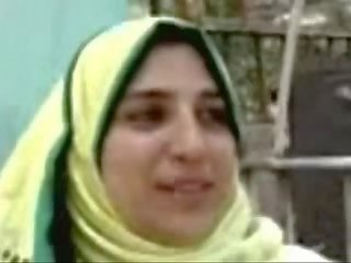 Egyptian Hijab Sharmota Sucking a phallu...